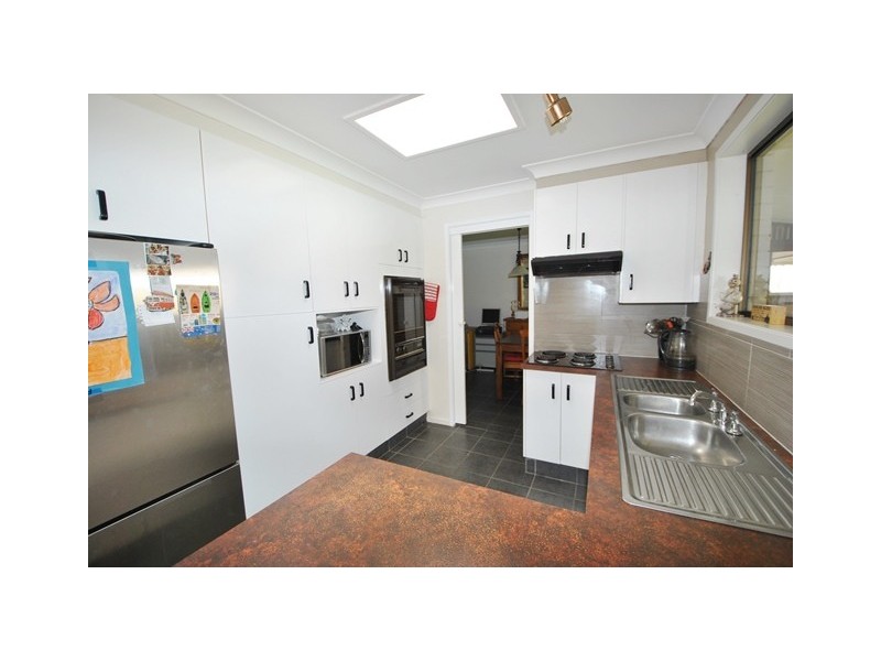 17 Lakeshore Parade, Sussex Inlet NSW 2540