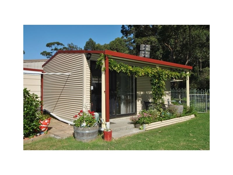 17 Lakeshore Parade, Sussex Inlet NSW 2540