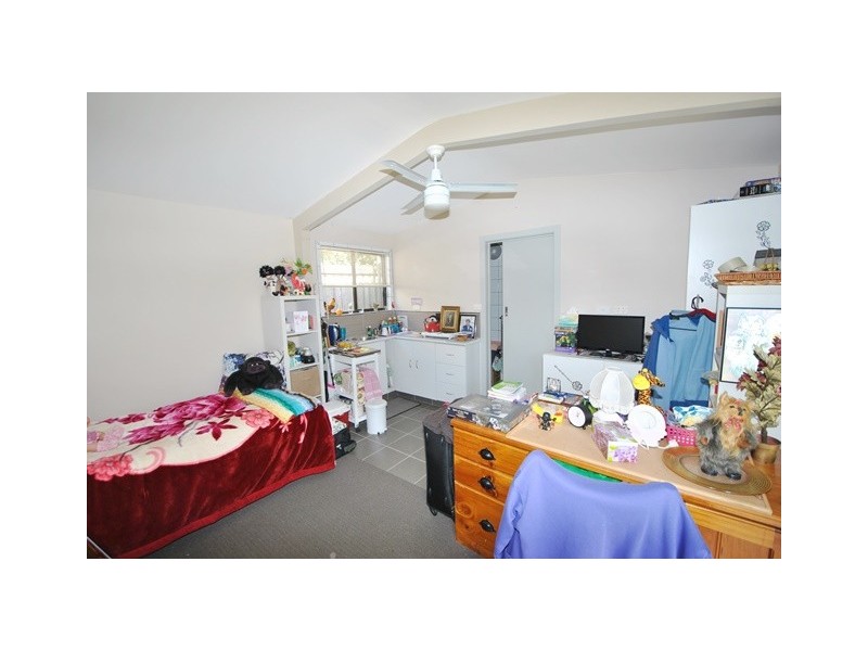 17 Lakeshore Parade, Sussex Inlet NSW 2540