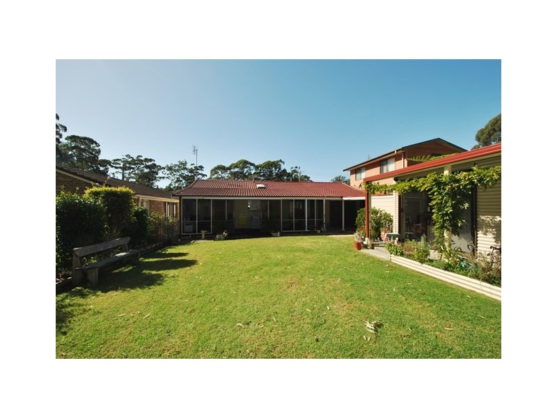 17 Lakeshore Parade, Sussex Inlet NSW 2540