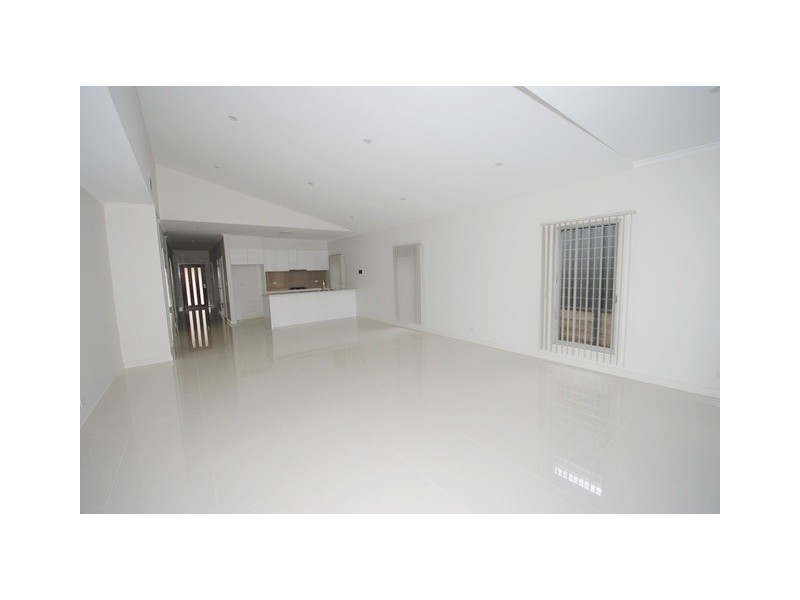 4 Trawler Street, Vincentia NSW 2540