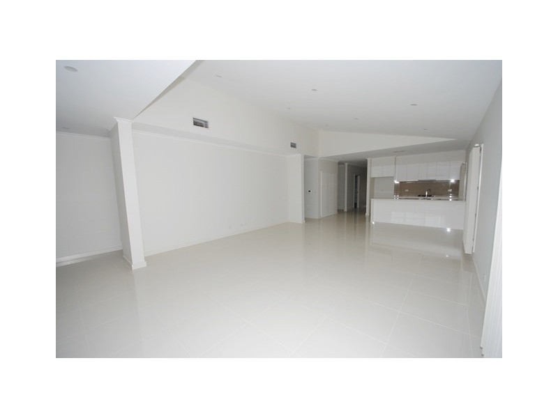 4 Trawler Street, Vincentia NSW 2540