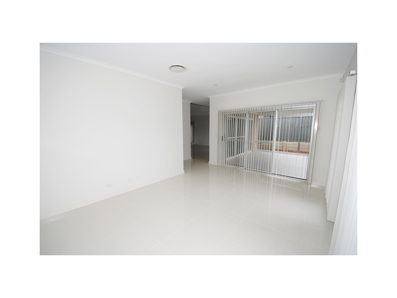 4 Trawler Street, Vincentia NSW 2540