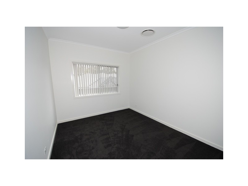 4 Trawler Street, Vincentia NSW 2540