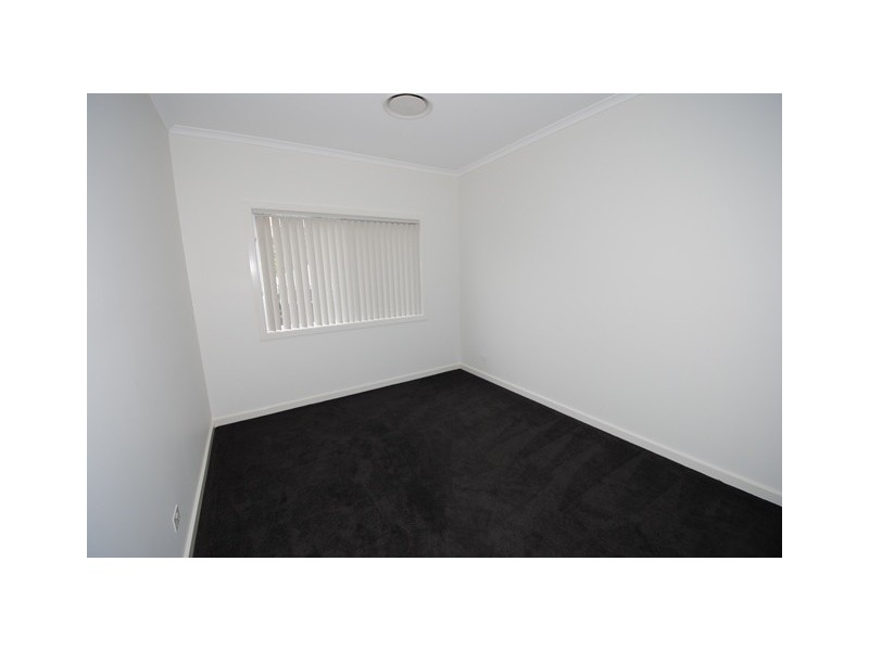 4 Trawler Street, Vincentia NSW 2540