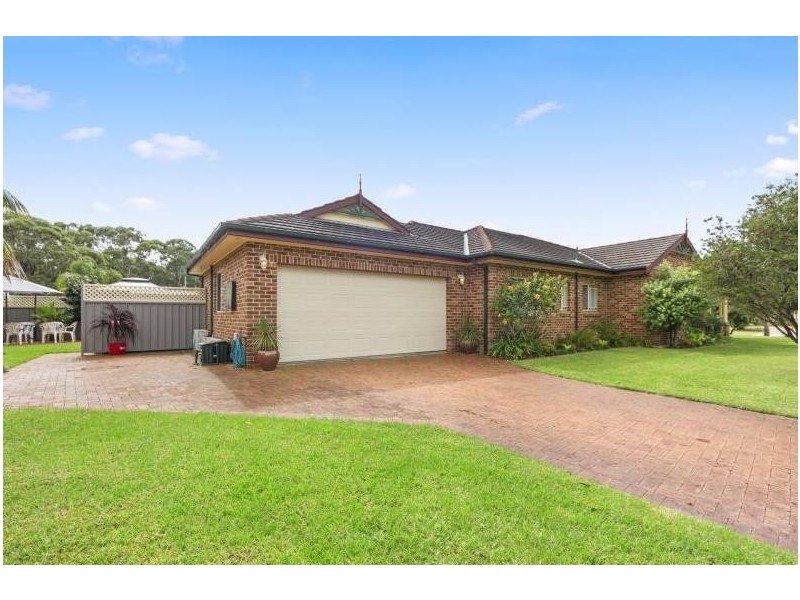 13 Finch Place, Sussex Inlet NSW 2540