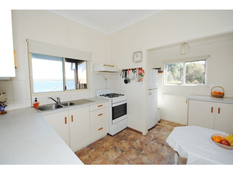 36 Basin View Parade, Basin View NSW 2540