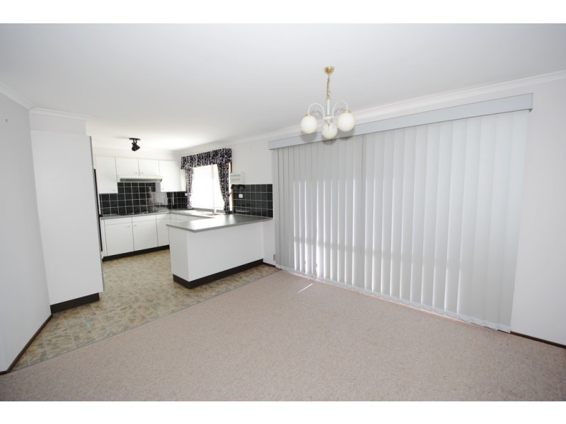 70 Suncrest Avenue, Sussex Inlet NSW 2540