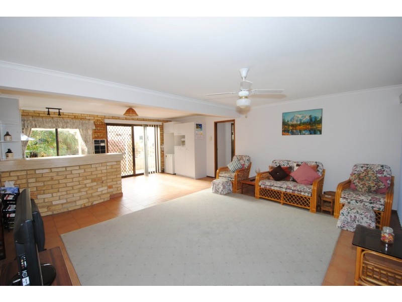 70 Suncrest Avenue, Sussex Inlet NSW 2540