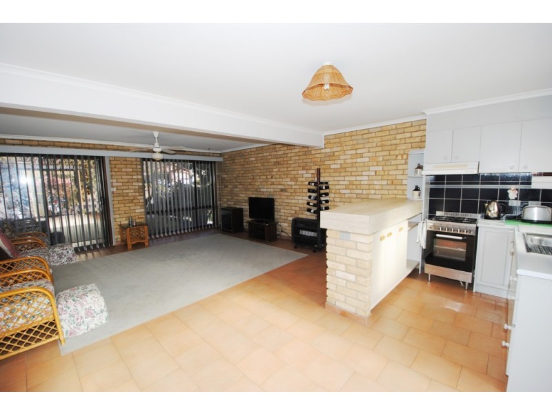 70 Suncrest Avenue, Sussex Inlet NSW 2540