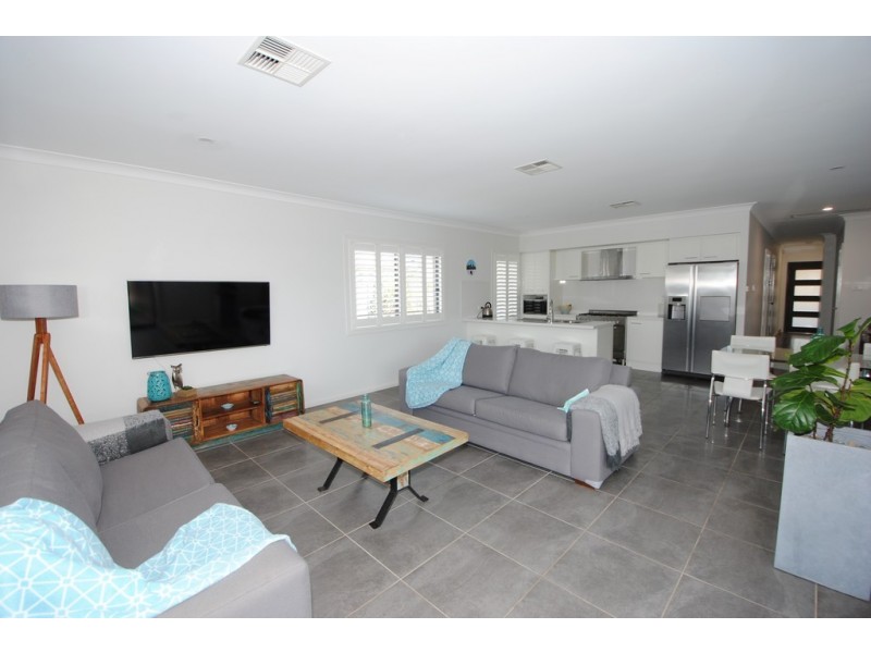 16 Seagrass Avenue, Vincentia NSW 2540
