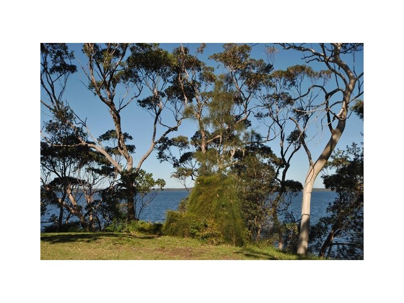 16 Greville Avenue, Sanctuary Point NSW 2540