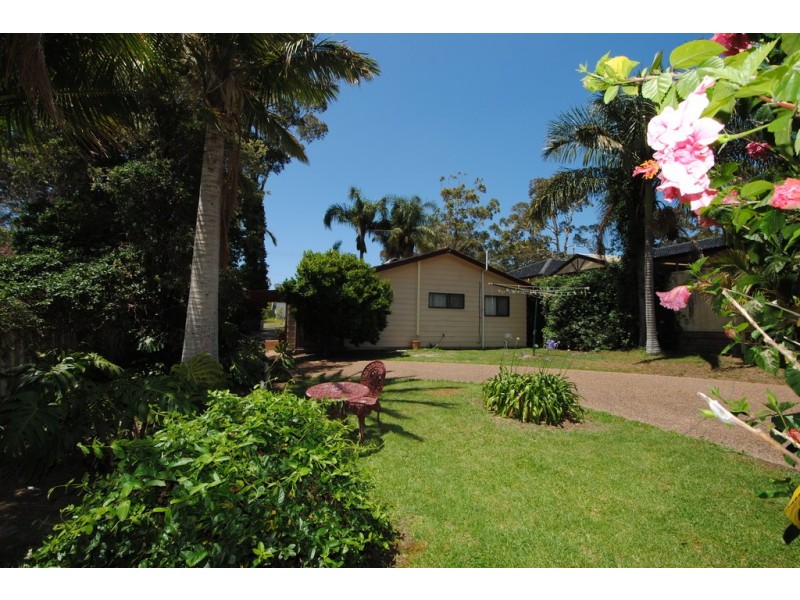13 Tibbles Avenue, Old Erowal Bay NSW 2540
