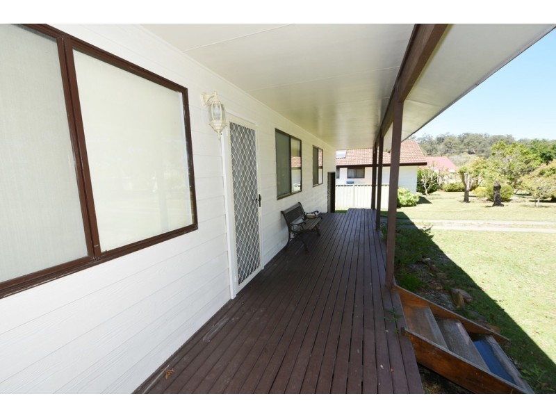 8 Goldsmith Road, Sussex Inlet NSW 2540