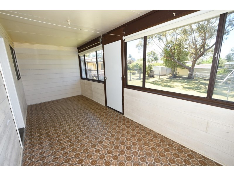 8 Goldsmith Road, Sussex Inlet NSW 2540