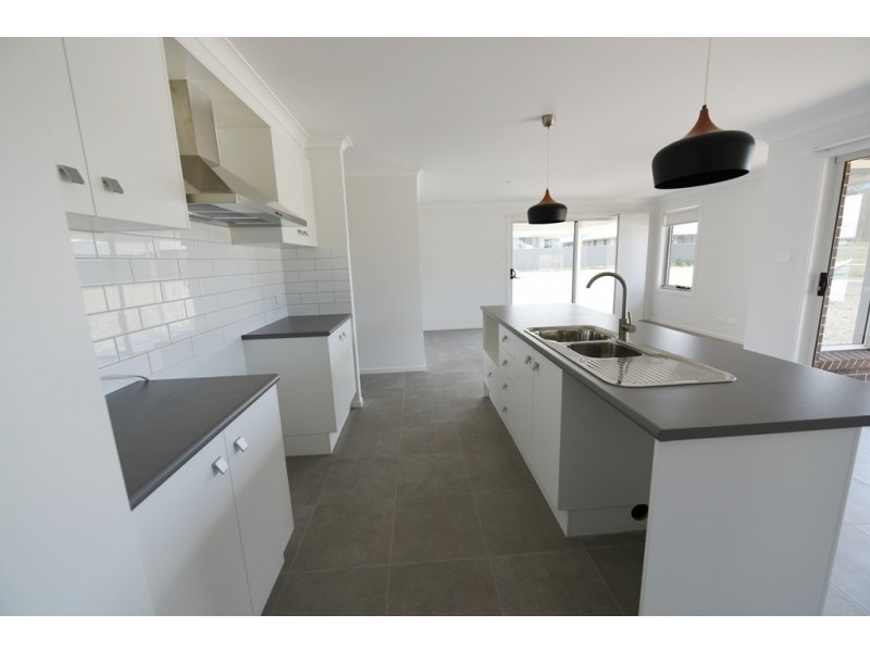 15 Turnstone Vista, South Nowra NSW 2541