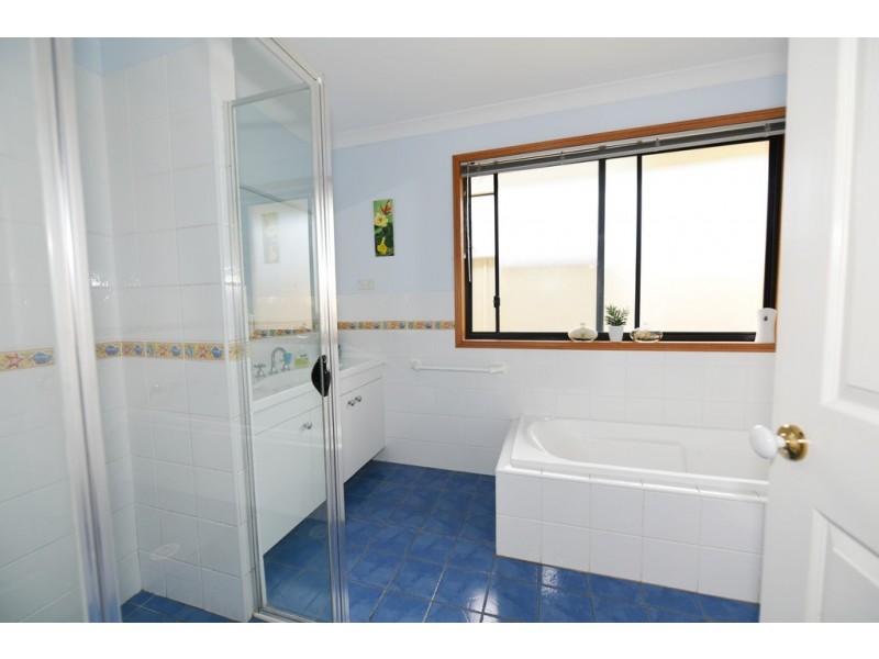 6 Wandean Road, Wandandian NSW 2540