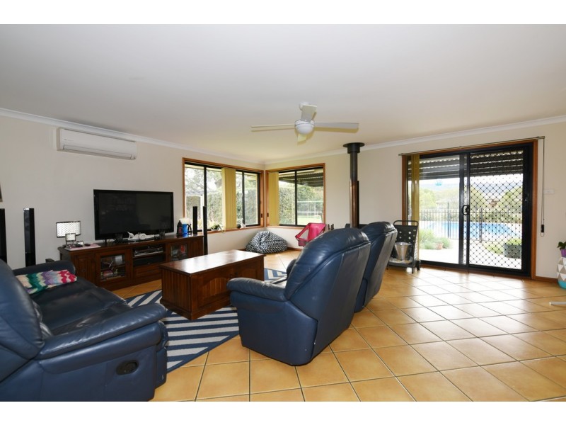 6 Wandean Road, Wandandian NSW 2540