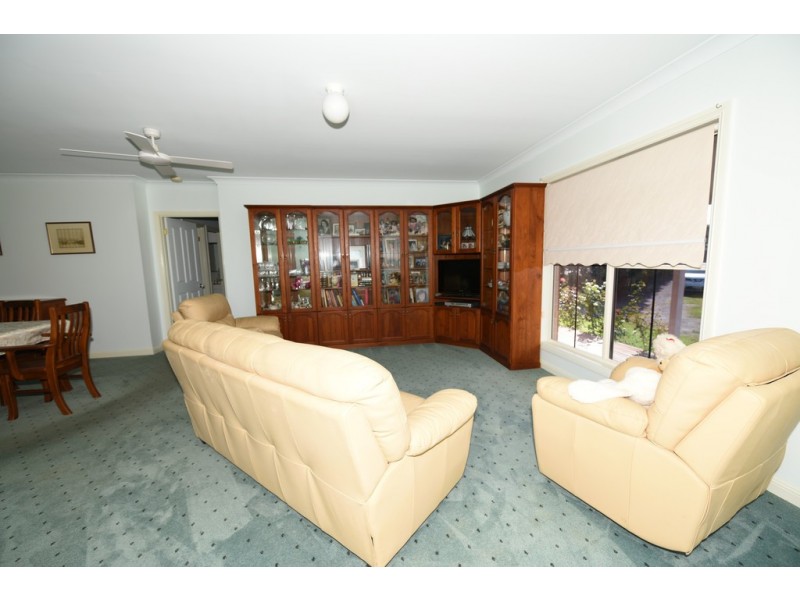 16 Dalton Place, Wandandian NSW 2540