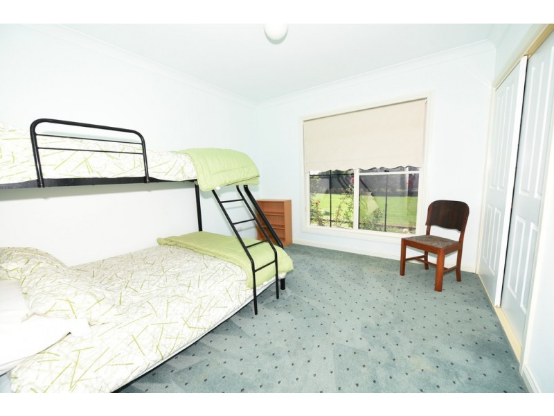 16 Dalton Place, Wandandian NSW 2540