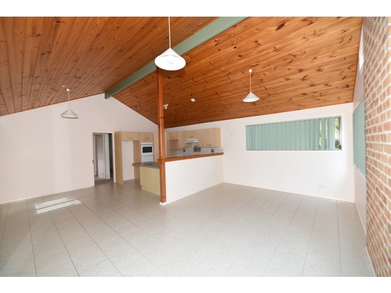 16 Nulla Place, St Georges Basin NSW 2540