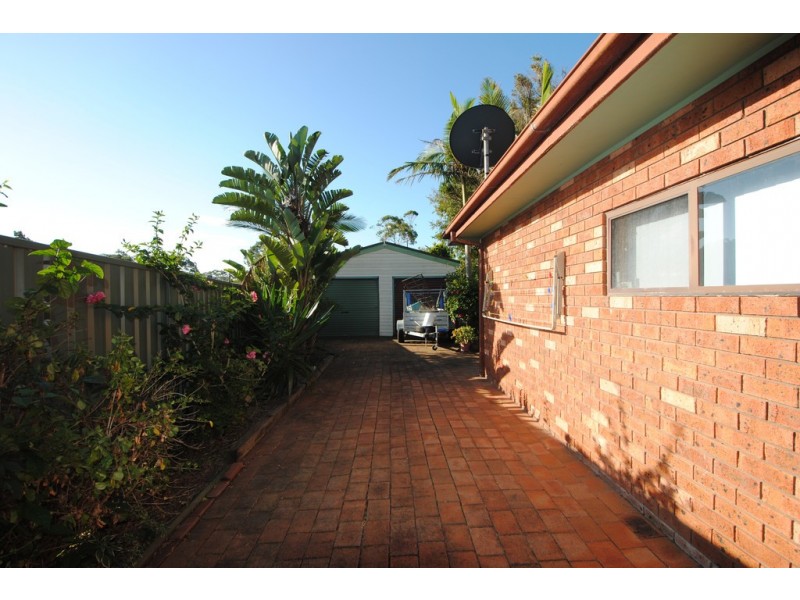 25 Surfway Ave, Berrara NSW 2540
