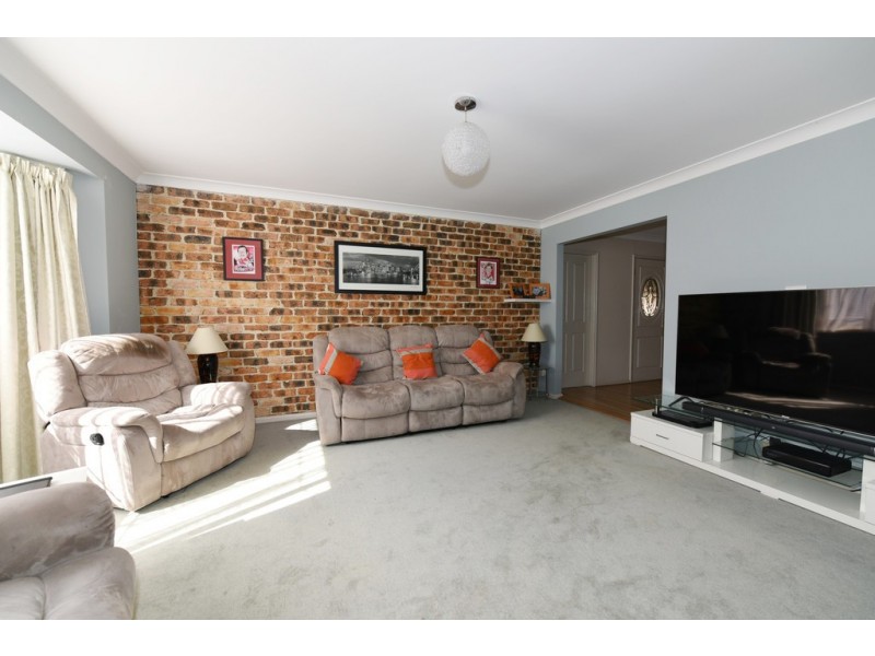 73 Suncrest Avenue, Sussex Inlet NSW 2540