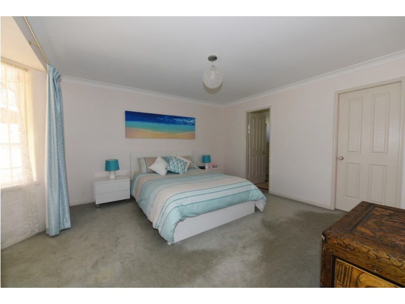 73 Suncrest Avenue, Sussex Inlet NSW 2540