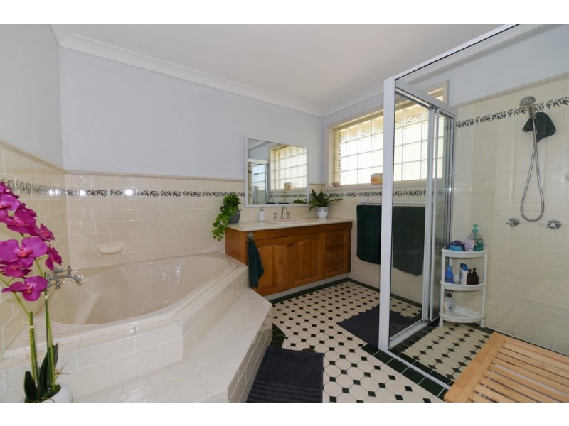 73 Suncrest Avenue, Sussex Inlet NSW 2540