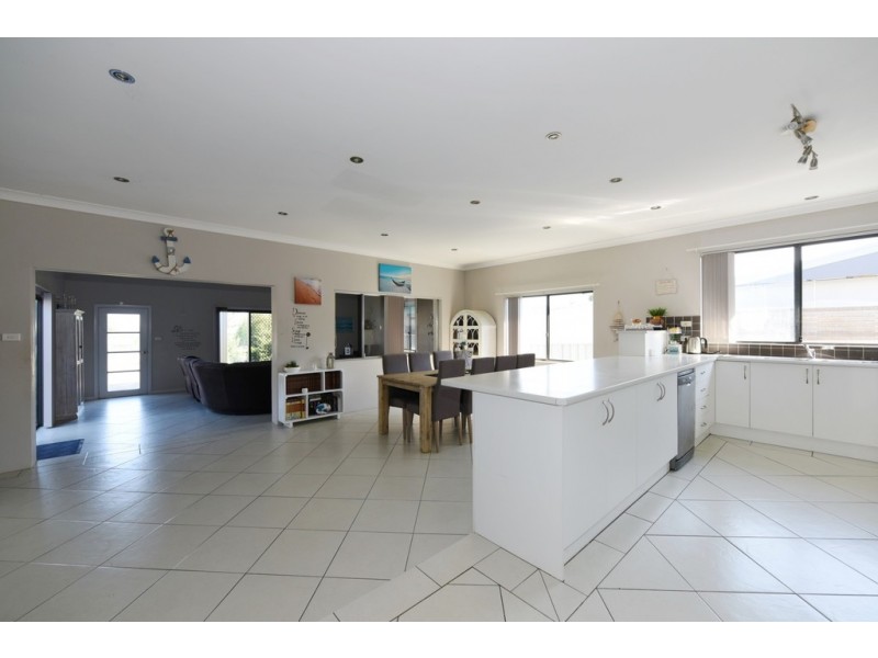 23 Tasman Road, St Georges Basin NSW 2540