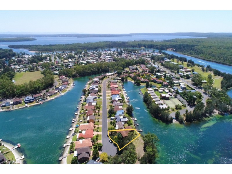 32 Thora Street, Sussex Inlet NSW 2540