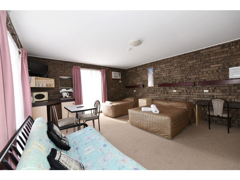 190 Jacobs Drive, Sussex Inlet NSW 2540