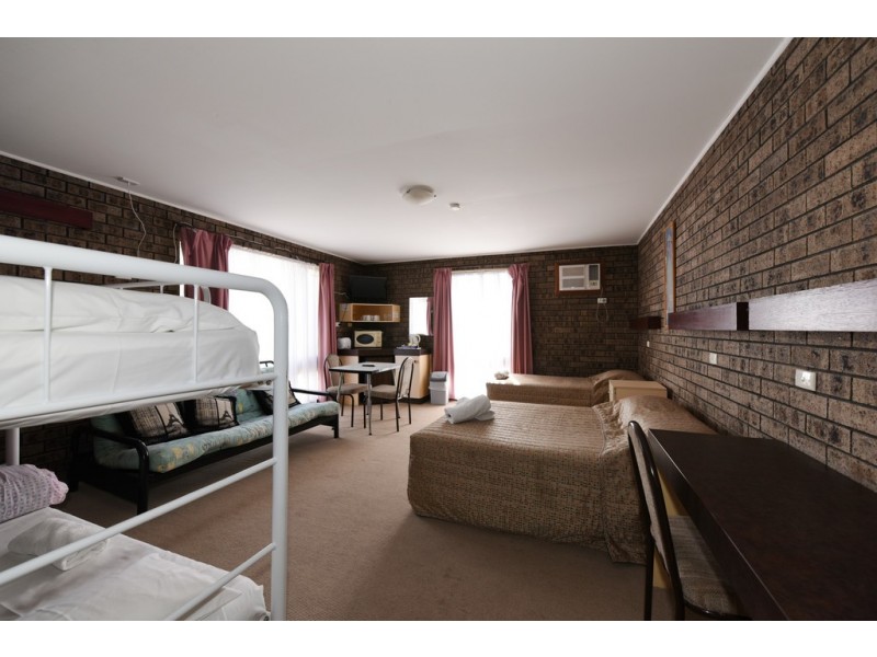 190 Jacobs Drive, Sussex Inlet NSW 2540