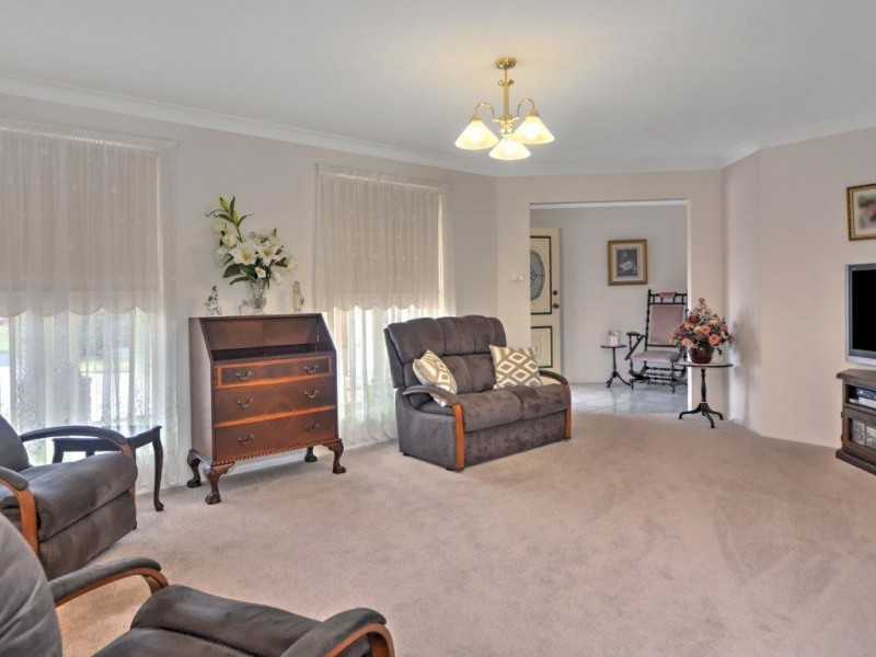 1 Finch Place, Sussex Inlet NSW 2540