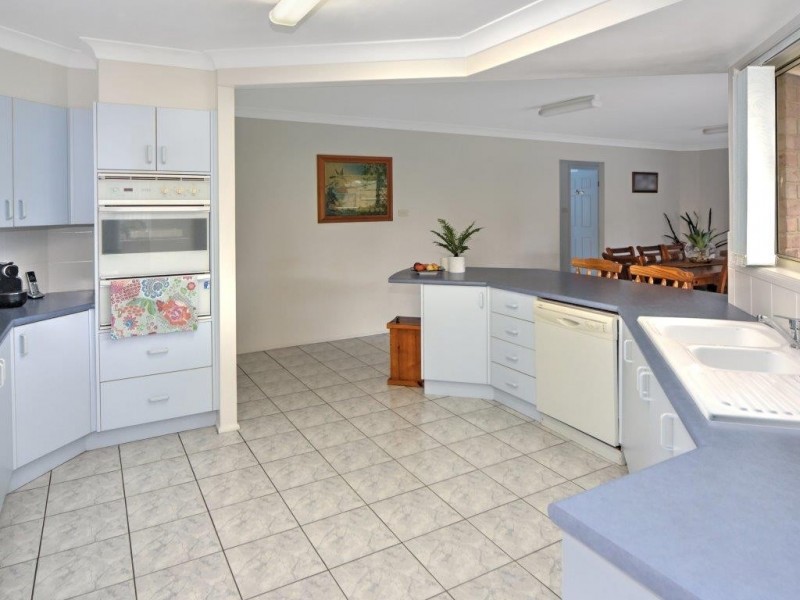 1 Finch Place, Sussex Inlet NSW 2540