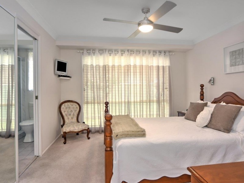 1 Finch Place, Sussex Inlet NSW 2540