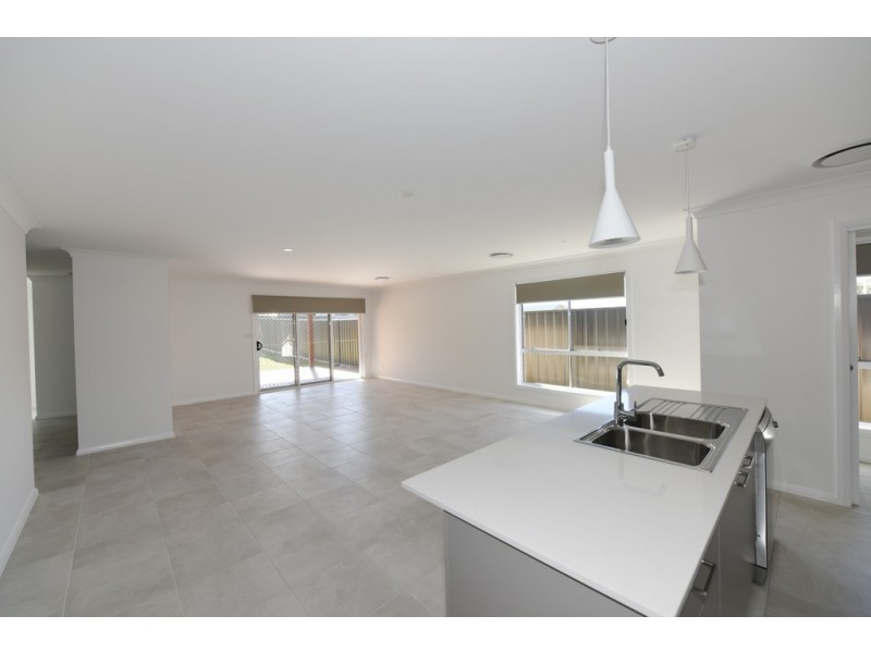 17 Turnstone Vista, South Nowra NSW 2541