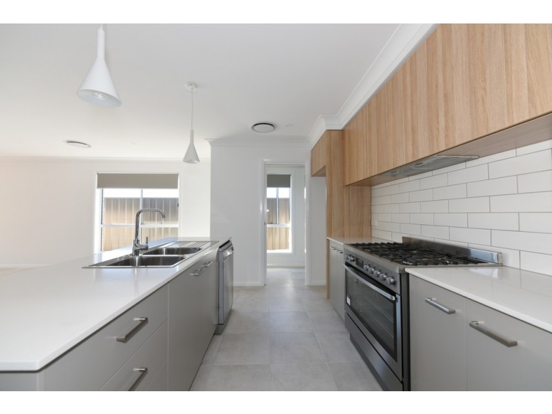 17 Turnstone Vista, South Nowra NSW 2541