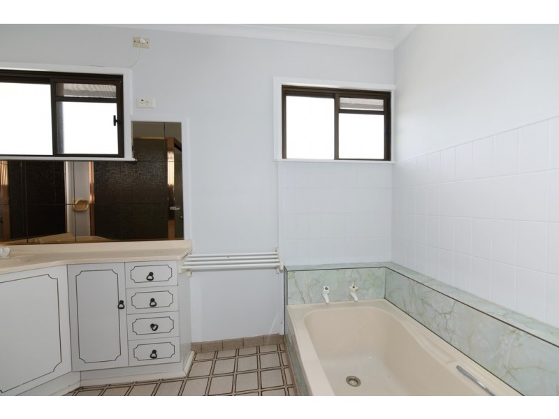 3 Winn Avenue, Basin View NSW 2540