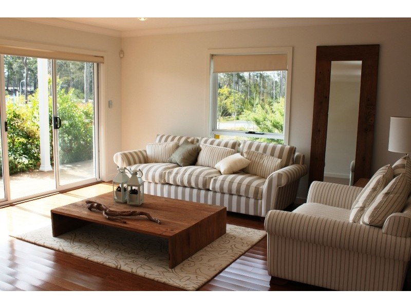 14 Coaster Circuit, Vincentia NSW 2540