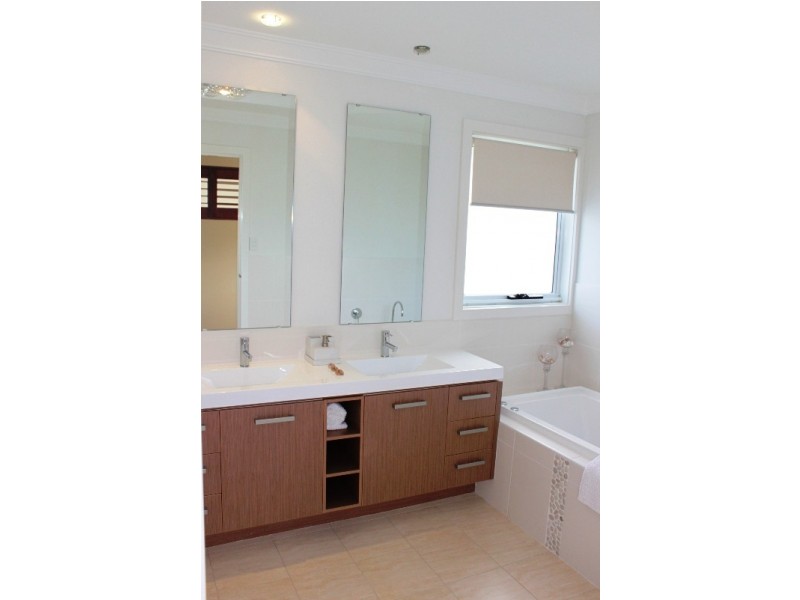 14 Coaster Circuit, Vincentia NSW 2540