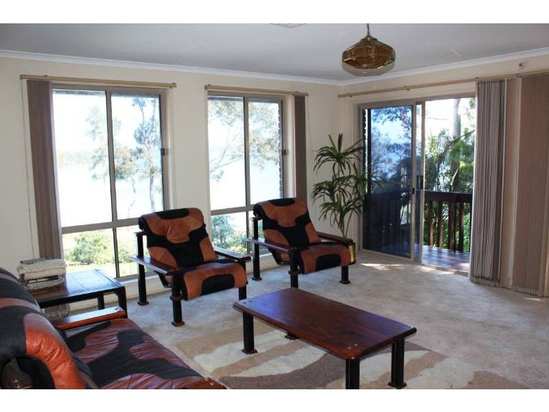 11 Island Point Road, St Georges Basin NSW 2540
