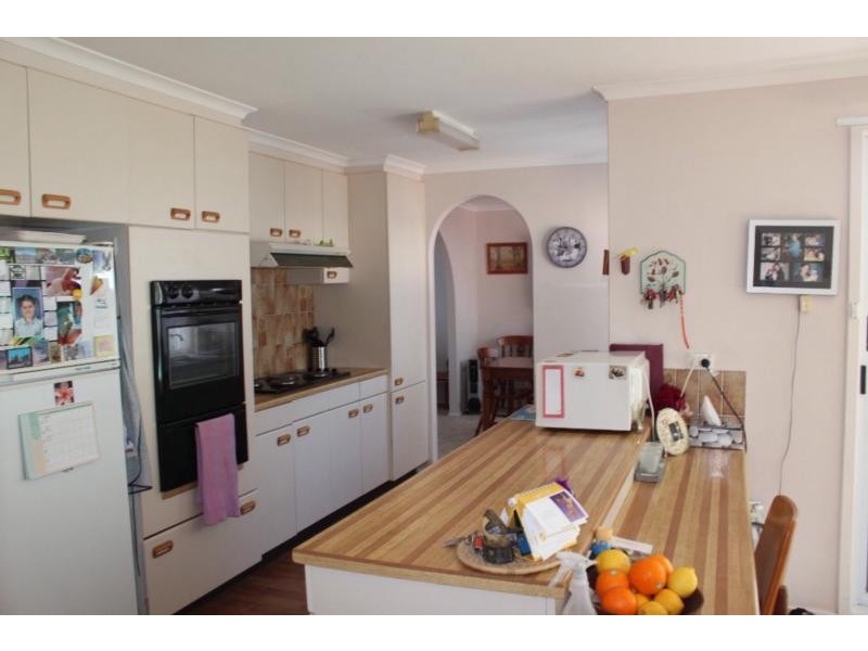 8 Lambs Crescent, Vincentia NSW 2540