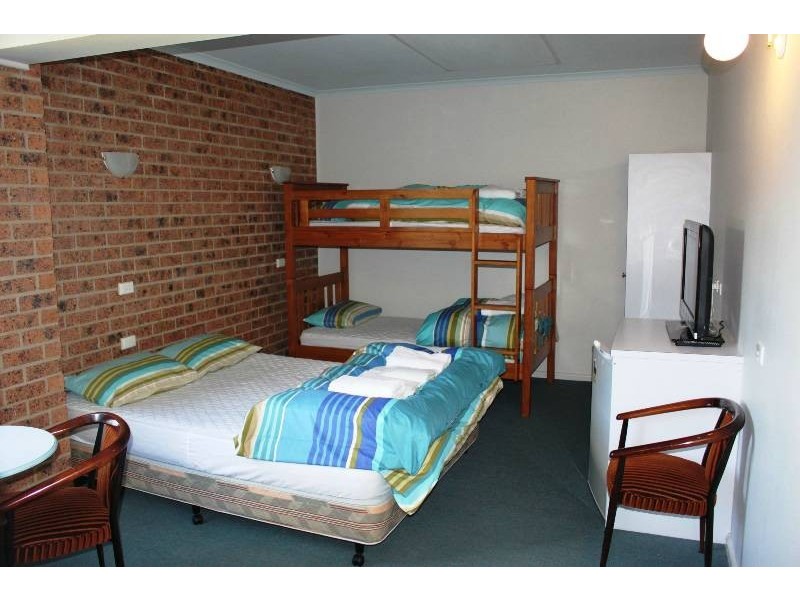 4 Paradise Beach Road, Sanctuary Point NSW 2540