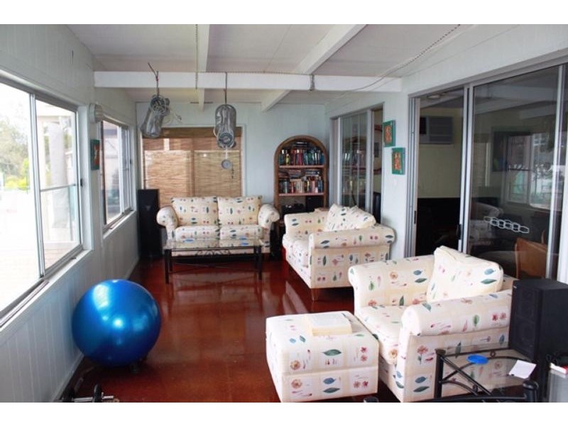 86 Basin View Pde, Basin View NSW 2540