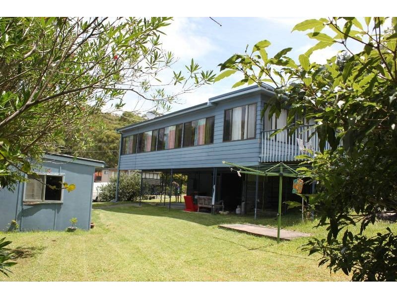 1 Hyam Road, Hyams Beach NSW 2540