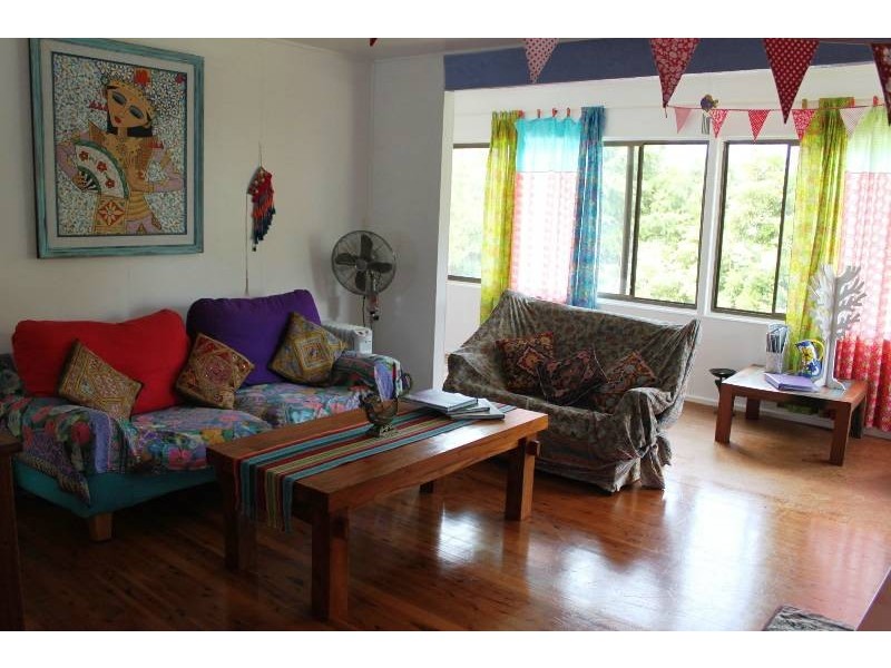 1 Hyam Road, Hyams Beach NSW 2540