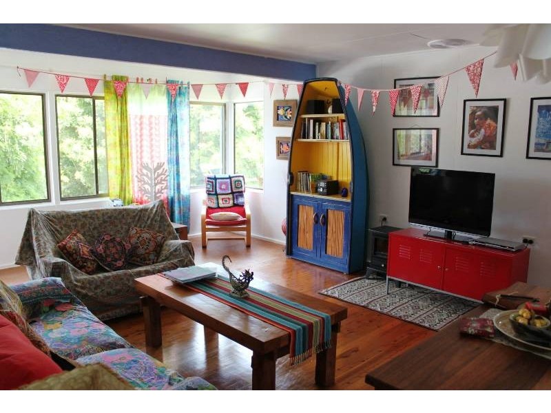 1 Hyam Road, Hyams Beach NSW 2540