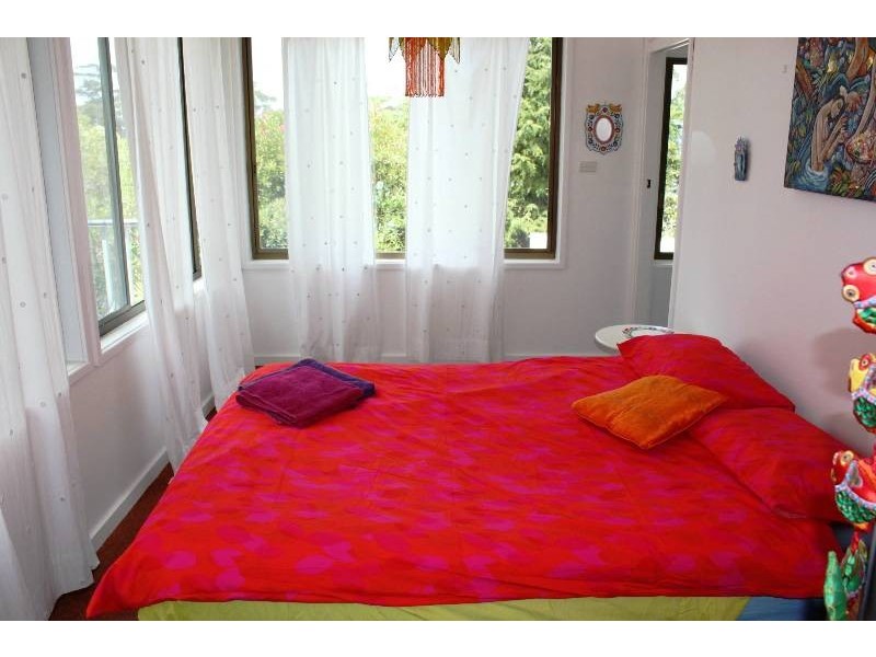 1 Hyam Road, Hyams Beach NSW 2540