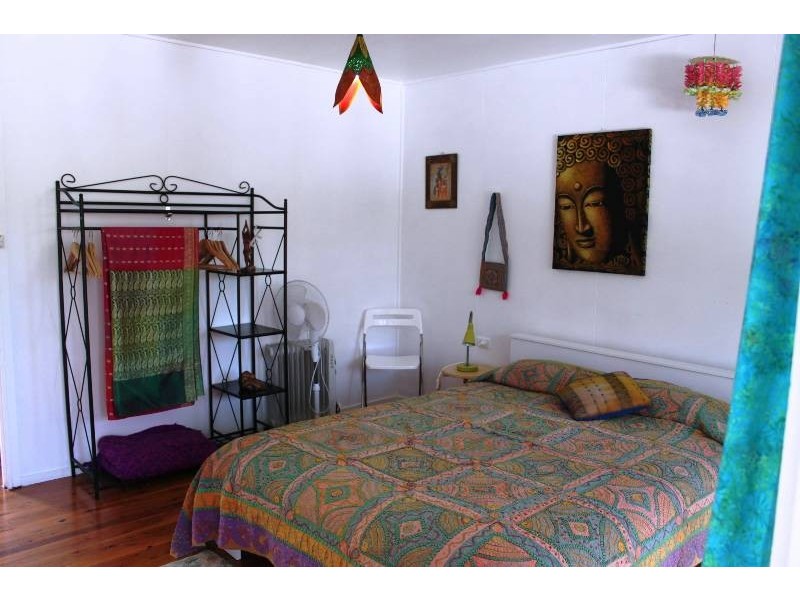 1 Hyam Road, Hyams Beach NSW 2540